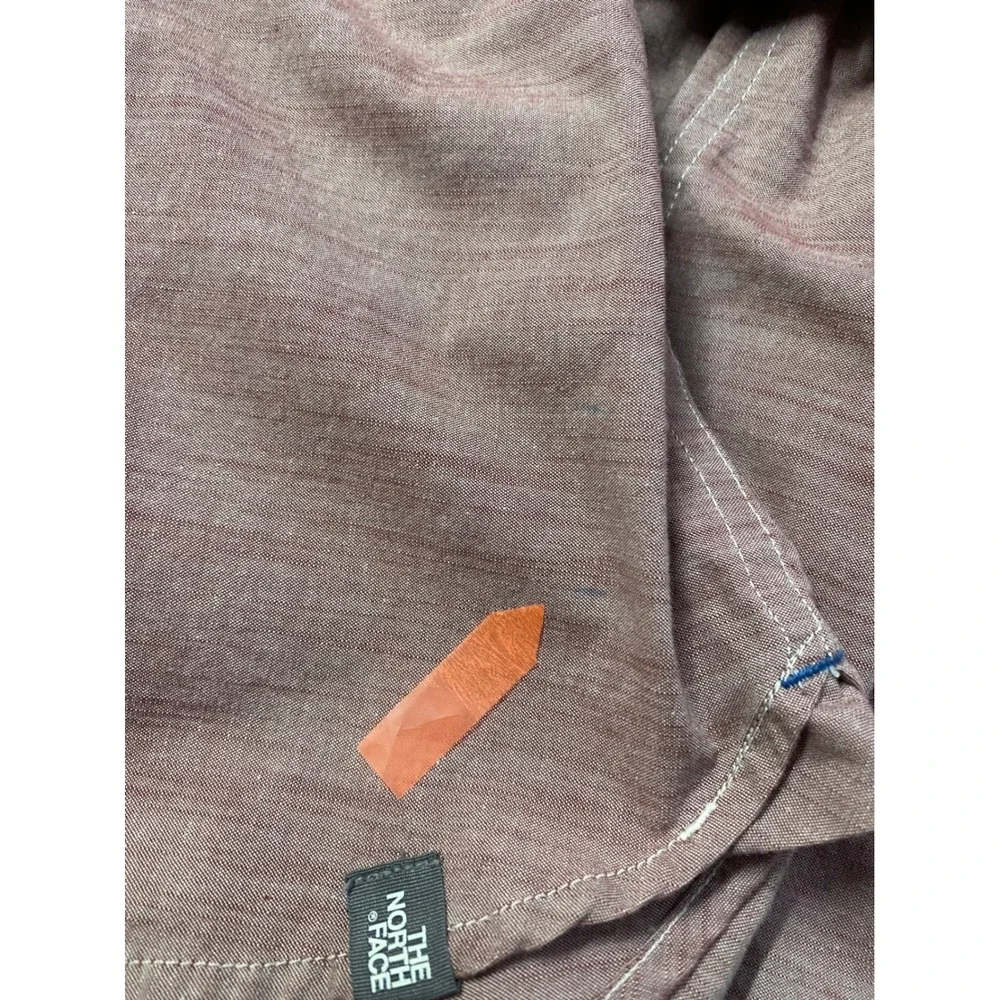 The North Face Long Sleeve Button Down Mens M Dusty Rose Chambray Outdoor Casual